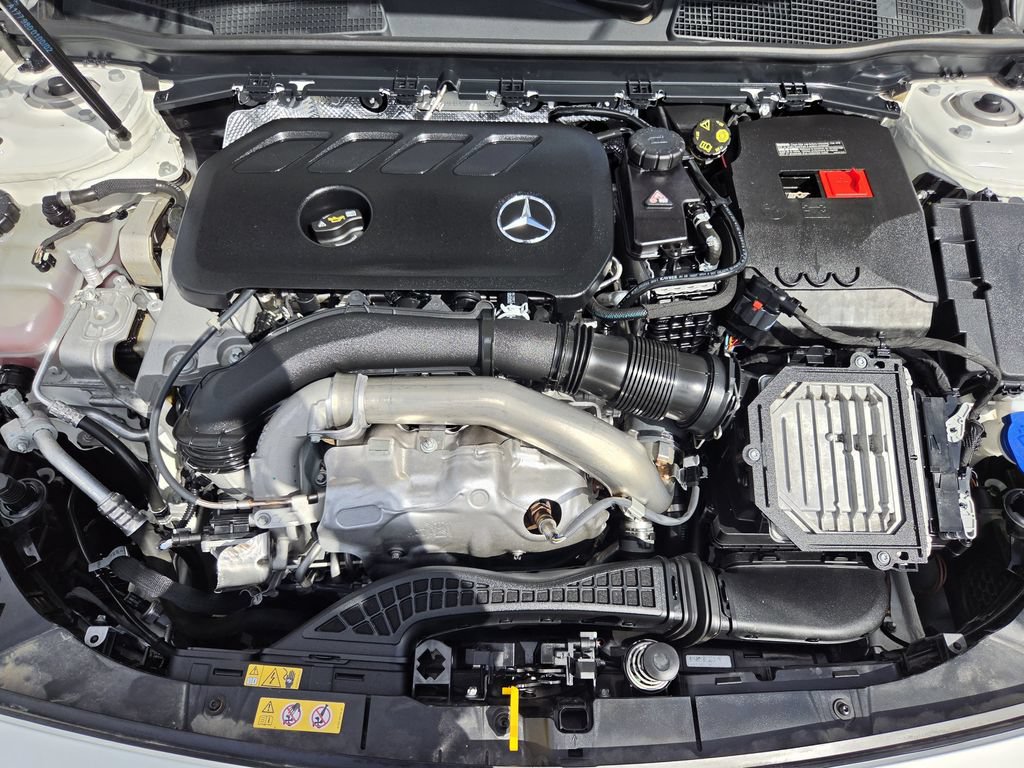 Used 2025 Mercedes-Benz CLA 250 4MATIC image 30