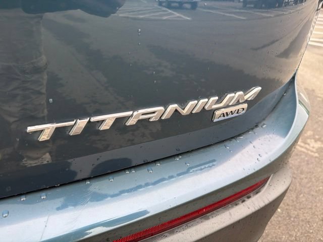 Used 2016 Ford Edge Titanium w/ Equipment Group 301A AWD/4WD image 9