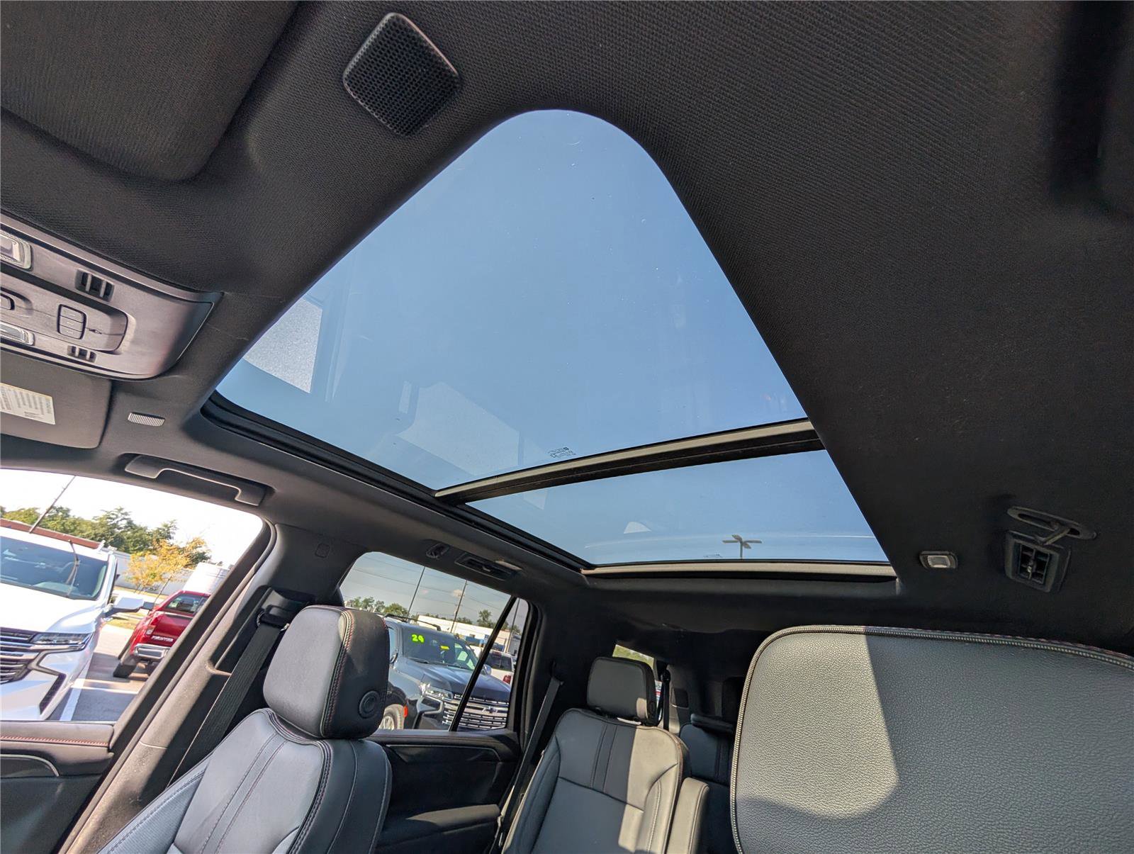 Used 2021 Chevrolet Tahoe RST w/ Luxury Package image 32