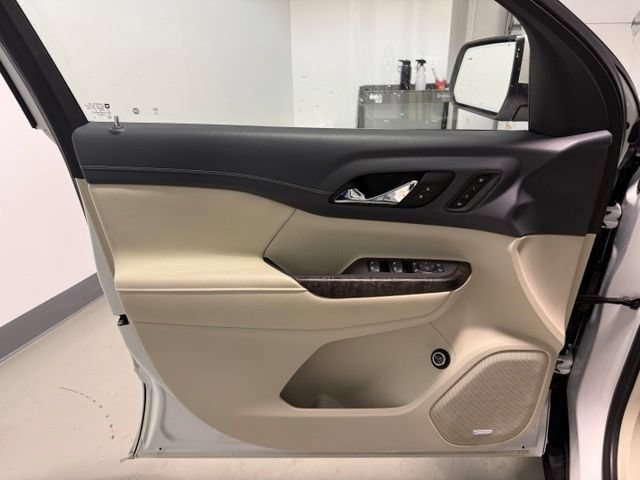 Used 2021 GMC Acadia Denali w/ Denali Ultimate Package AWD/4WD image 11