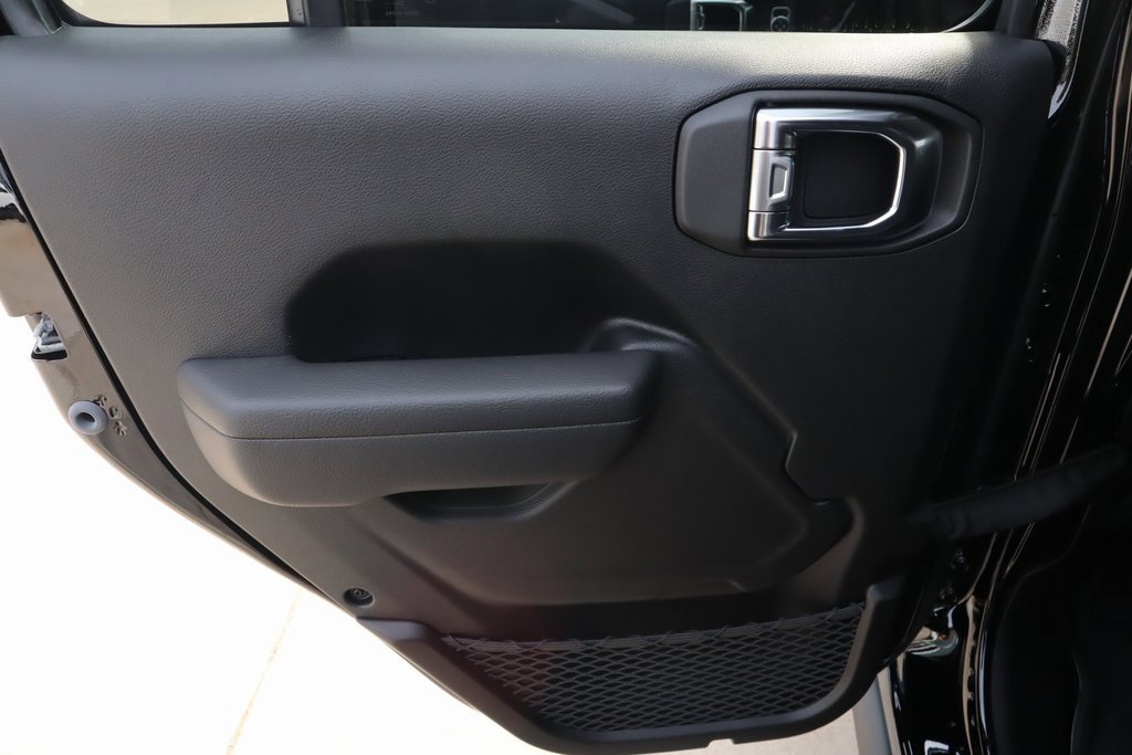 New 2025 Jeep Wrangler Unlimited Rubicon w/ Convenience Group image 15