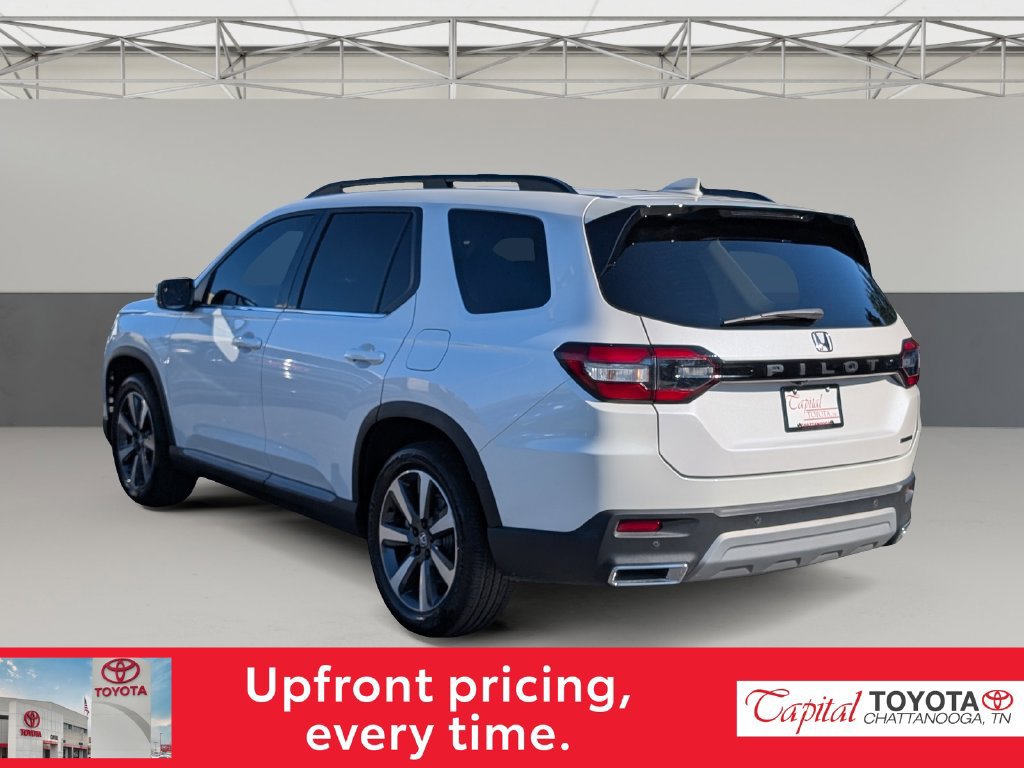 Used 2024 Honda Pilot Touring image 7