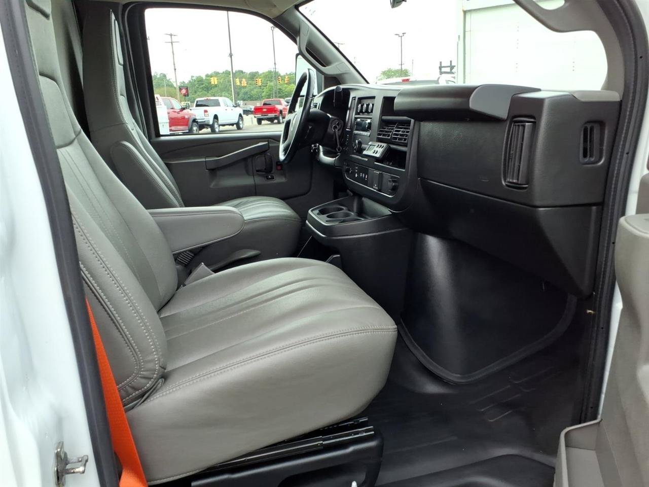 Used 2023 GMC Savana 3500 w/ Power Convenience Package RWD image 10
