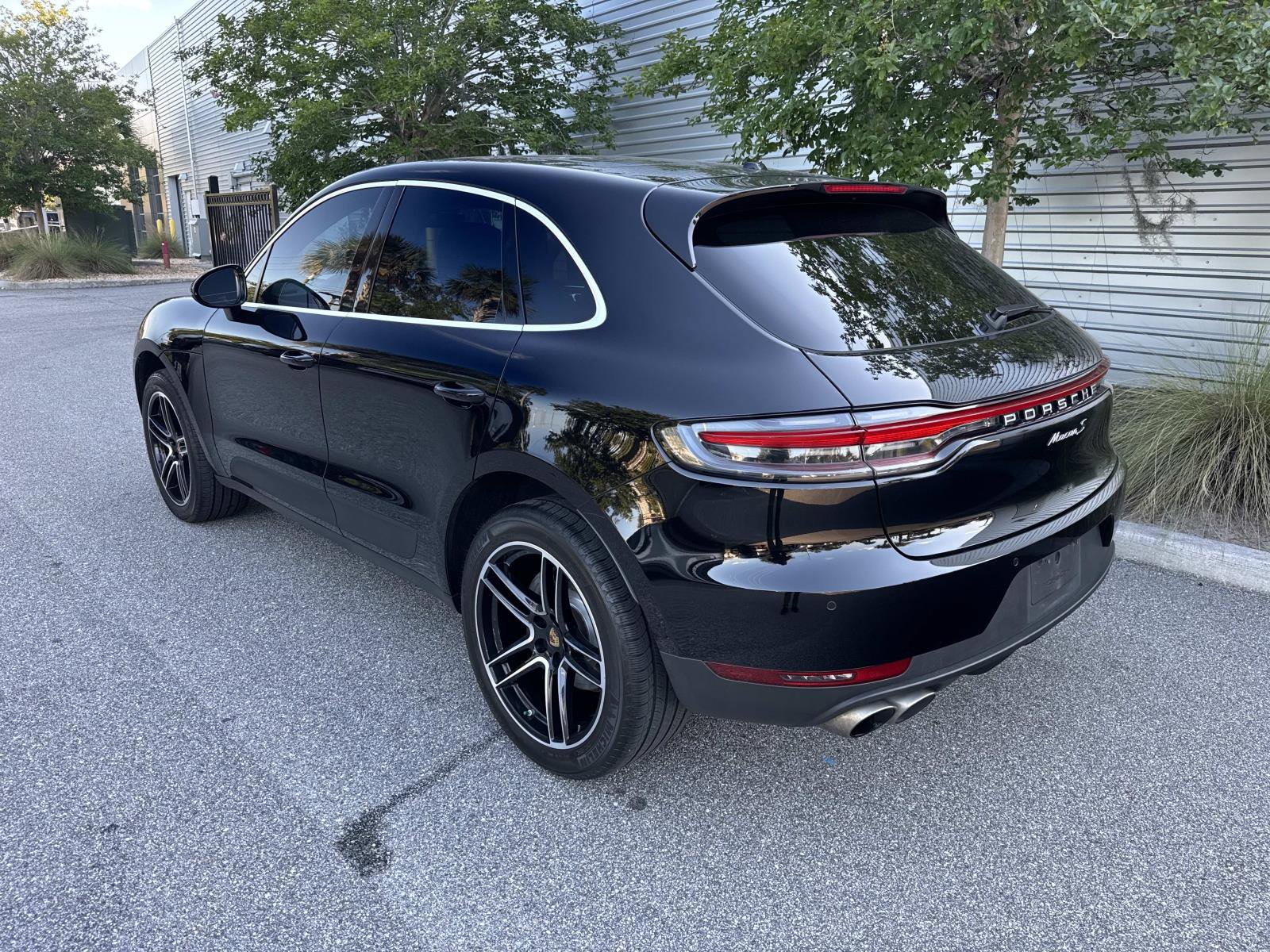 Used 2020 Porsche Macan S AWD/4WD image 3