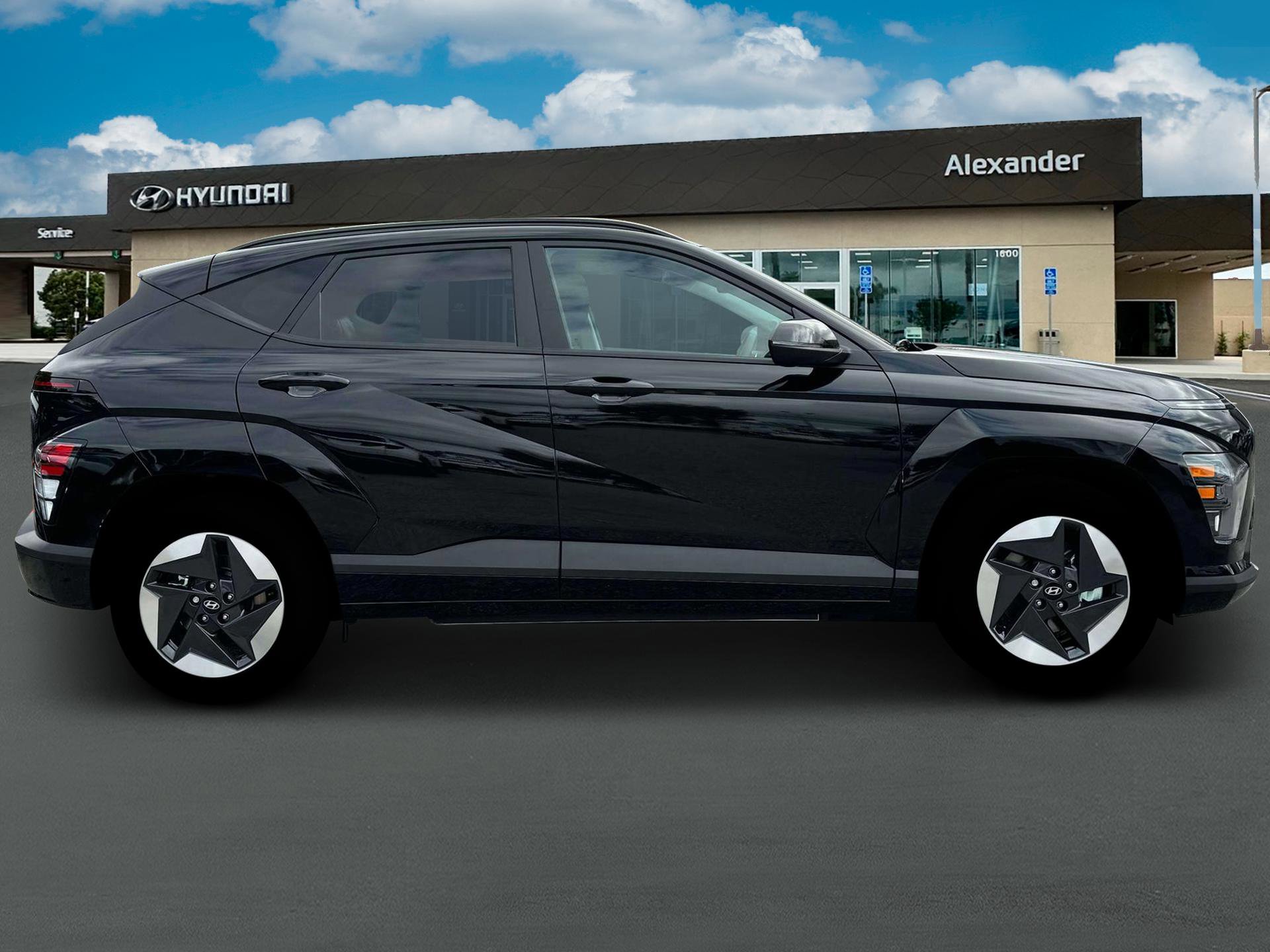 New 2025 Hyundai Kona SEL image 9