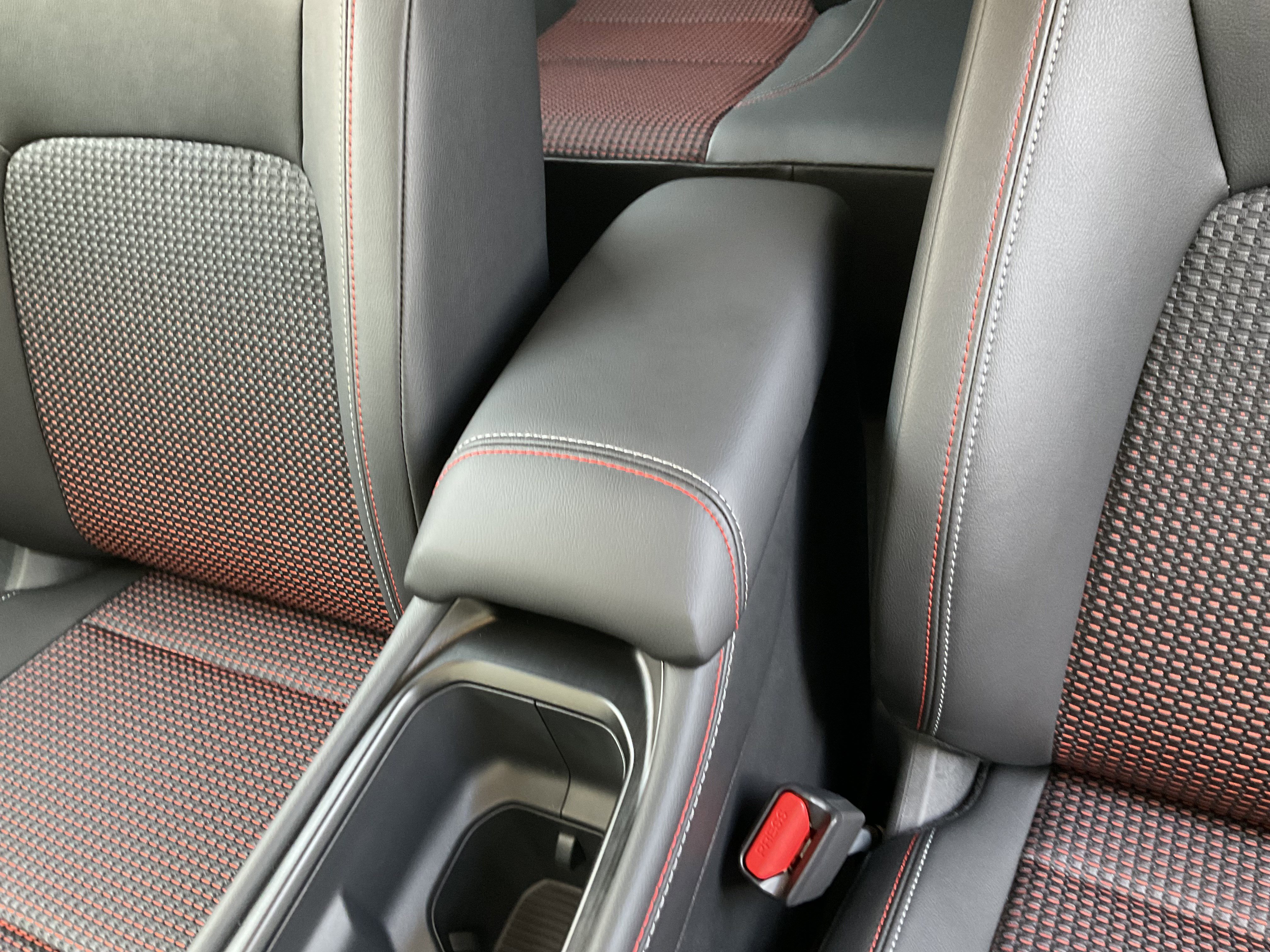 Used 2026 Nissan Kicks SR w/ Cold Weather Package image 21