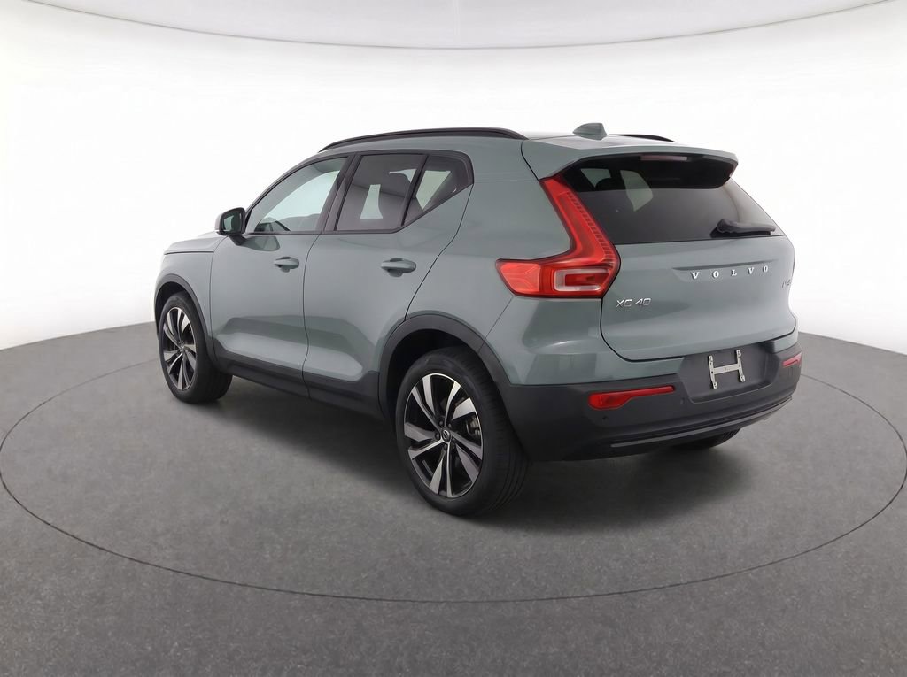 Certified 2023 Volvo XC40 B5 Plus w/ Protection Package Premier AWD/4WD image 3
