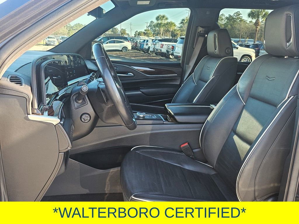 Used 2022 Cadillac Escalade Premium Luxury image 5