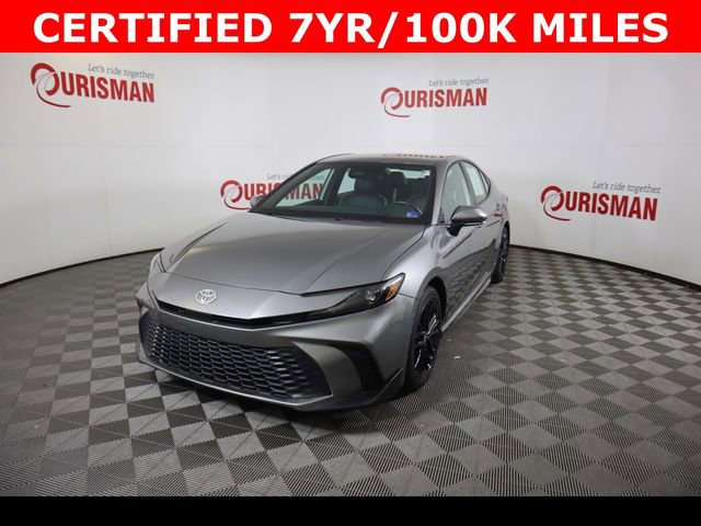 Used 2025 Toyota Camry SE FWD image 2