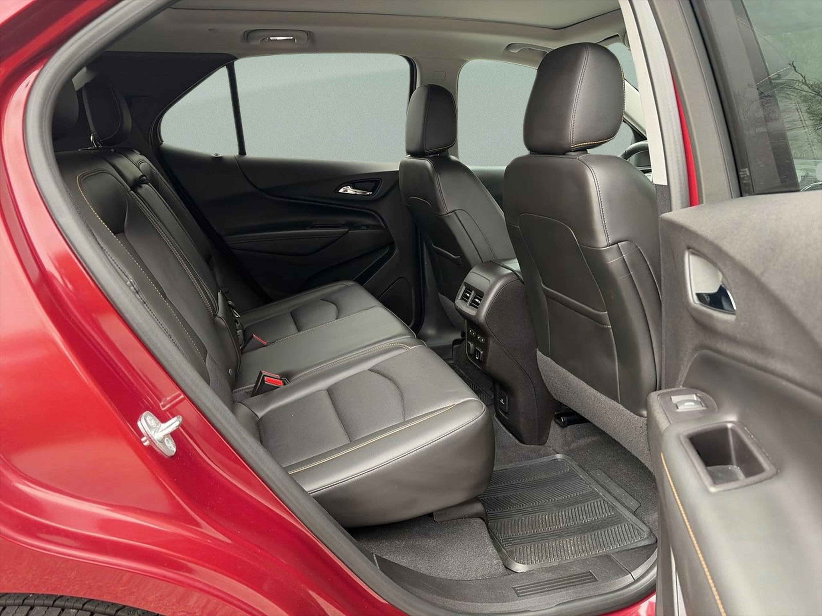 Used 2018 Chevrolet Equinox Premier image 18