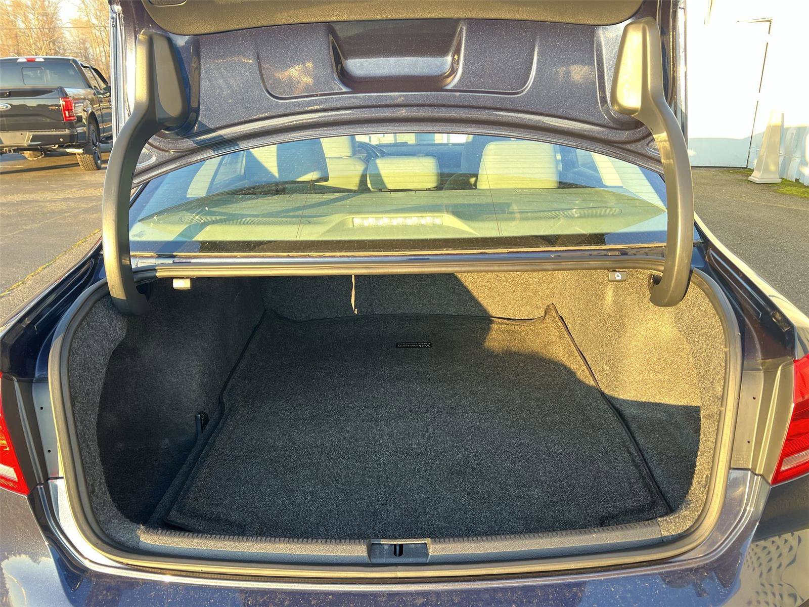 Used 2014 Volkswagen Passat 1.8T S image 19