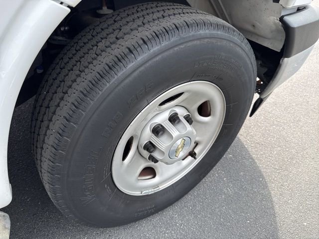 Used 2023 Chevrolet Express 2500 w/ Driver Convenience Package image 14