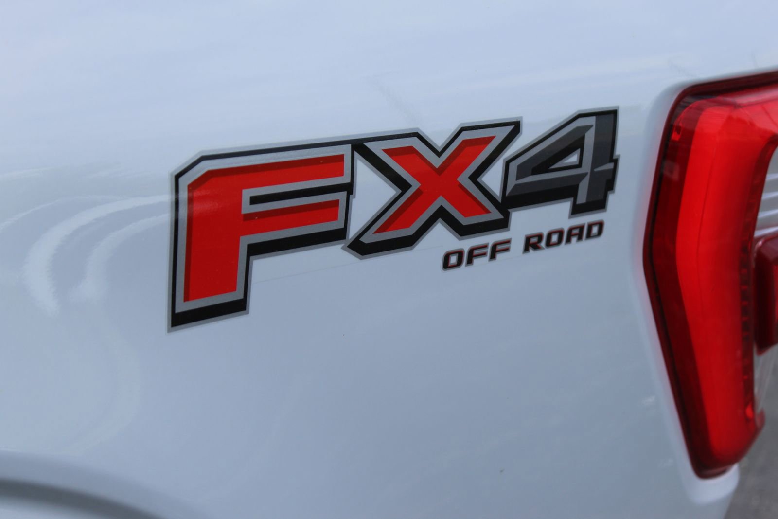 Used 2021 Ford F150 Lariat w/ Max Trailer Tow Package AWD/4WD image 5