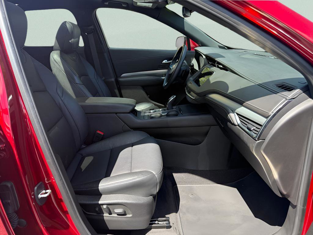 Used 2023 Cadillac XT4 Premium Luxury FWD image 13