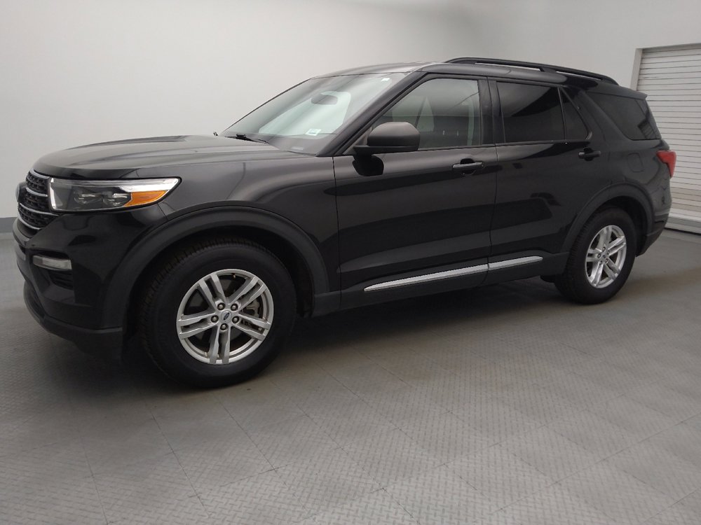 Used 2023 Ford Explorer XLT w/ Equipment Group 202A image 2