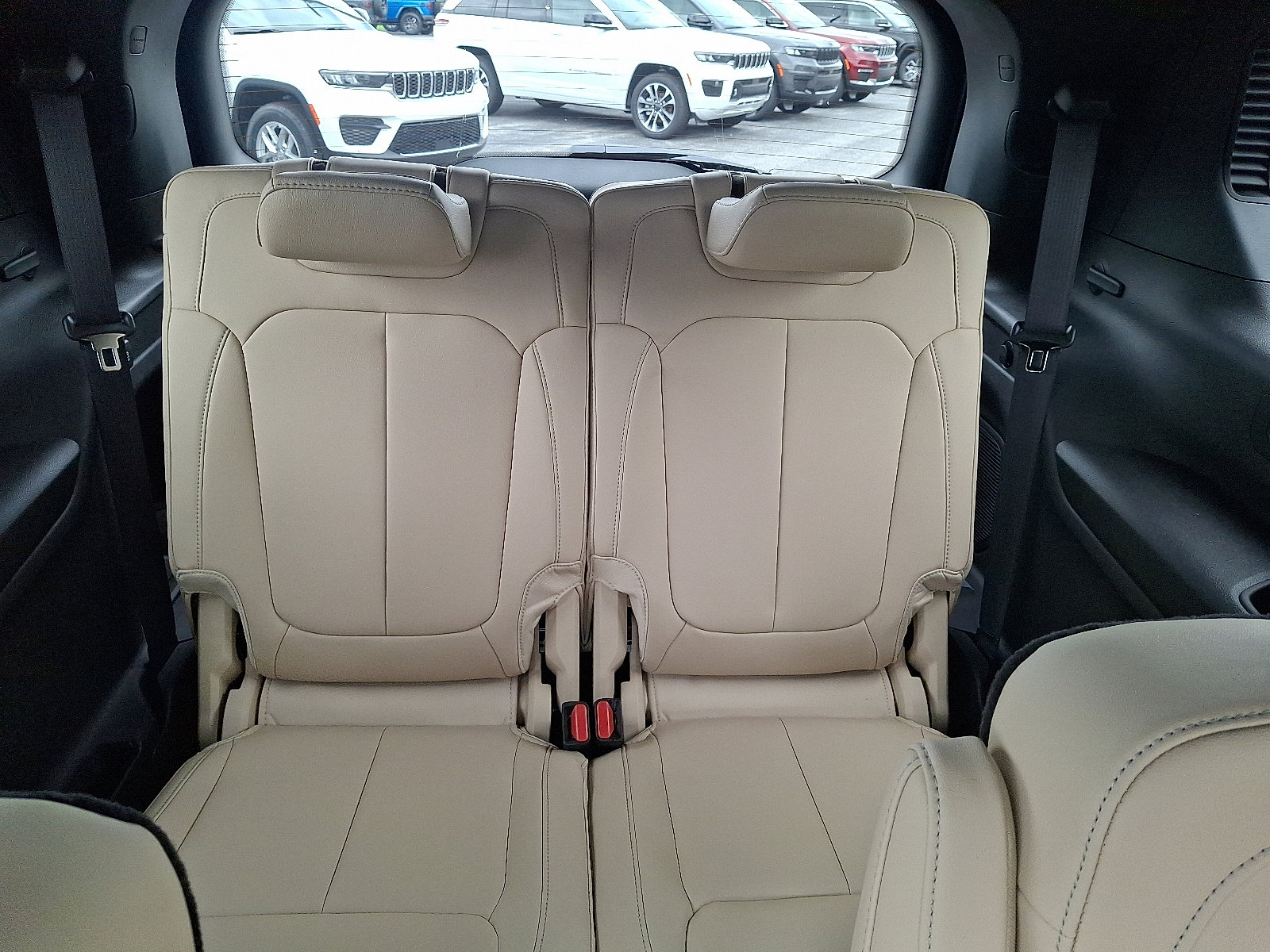 Used 2025 Jeep Grand Cherokee L Limited w/ Trailer Tow Package image 16