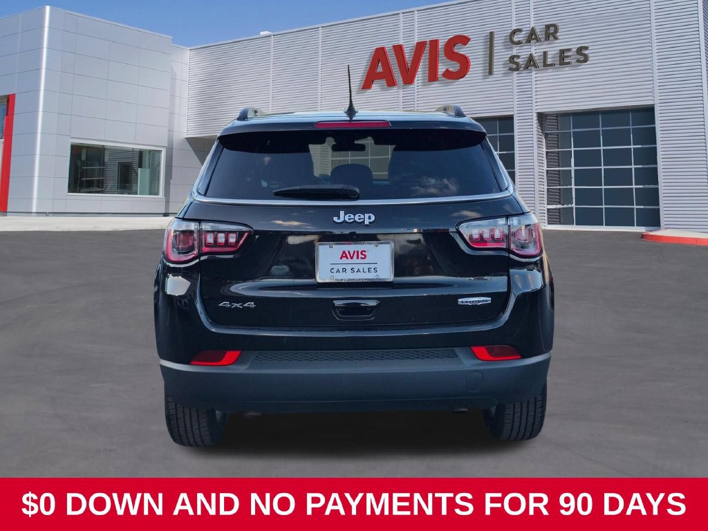 Used 2025 Jeep Compass Latitude w/ Sun & Sound Group AWD/4WD image 7