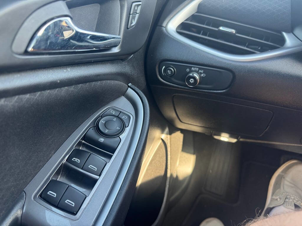 Used 2024 Chevrolet Malibu LT image 18