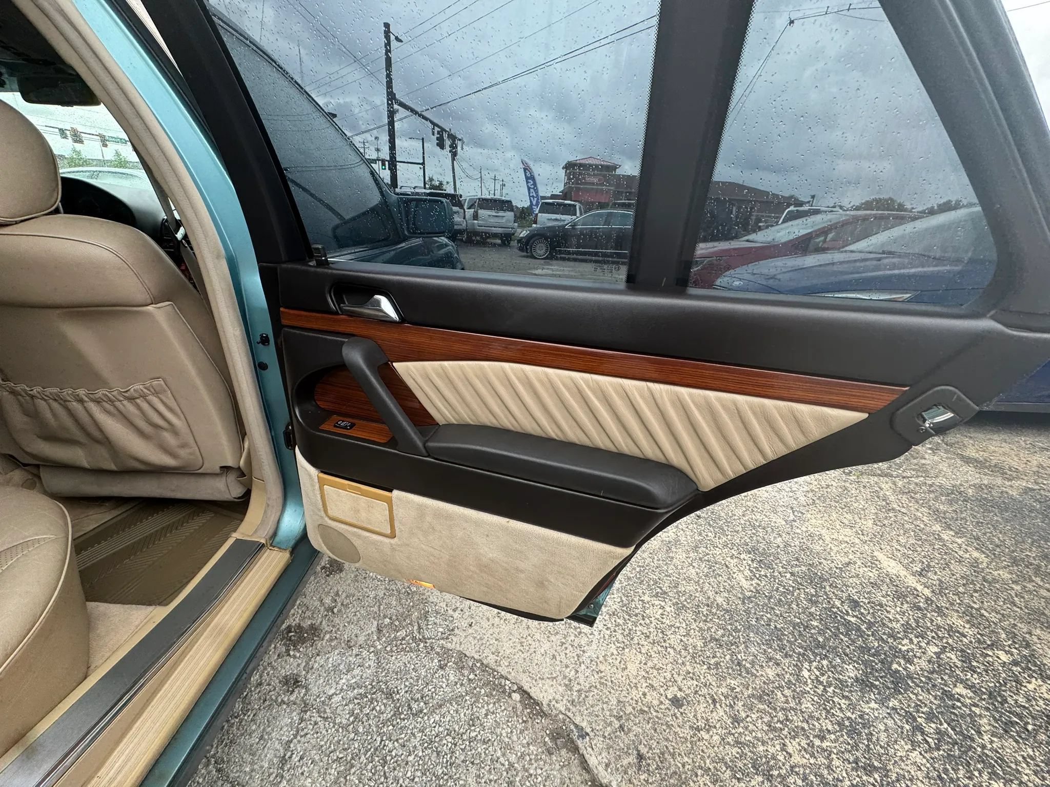 Used 1992 Mercedes-Benz 400 E image 21