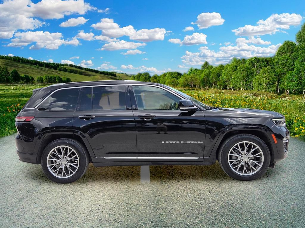 Used 2023 Jeep Grand Cherokee Summit w/ Luxury Tech Group V AWD/4WD image 7