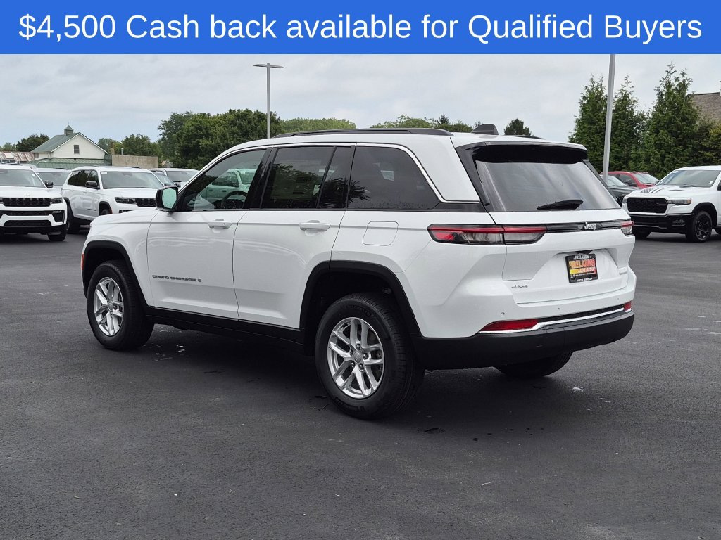 New 2026 Jeep Grand Cherokee Laredo w/ Trailer Tow Package AWD/4WD image 5