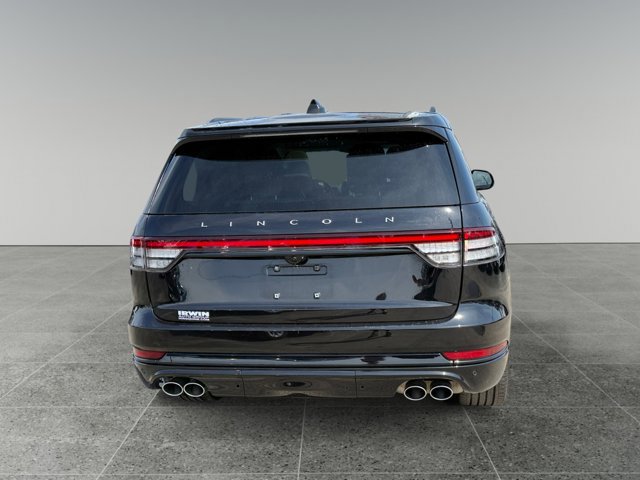 Used 2025 Lincoln Aviator Reserve w/ Jet Appearance Package image 5