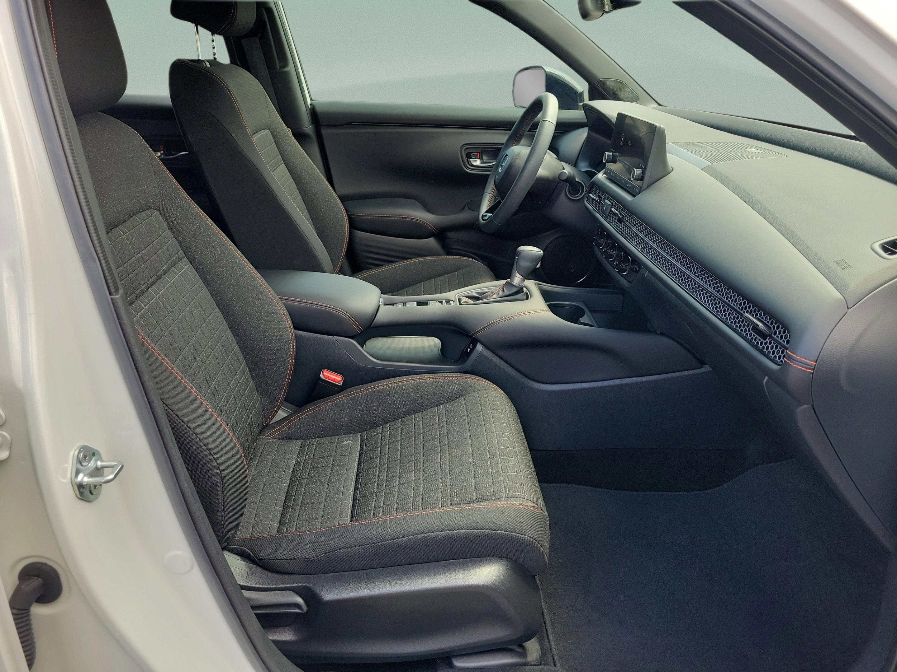 Used 2024 Honda HR-V Sport image 17