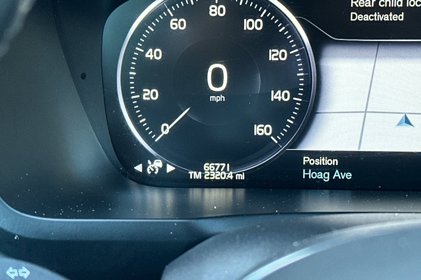 Used 2017 Volvo XC90 T8 Inscription w/ Vision Package image 28