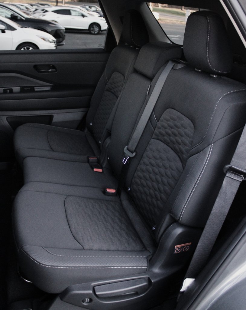 Certified 2024 Nissan Pathfinder S image 24