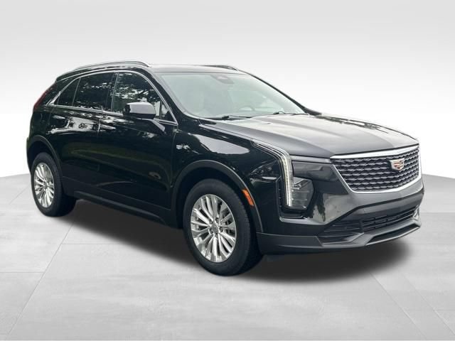 Used 2024 Cadillac XT4 Luxury w/ Cold Weather Package AWD/4WD image 7