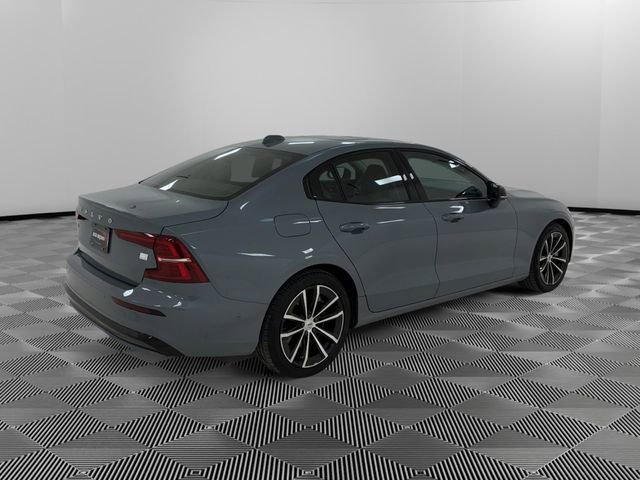 Used 2023 Volvo S60 T8 Plus image 3