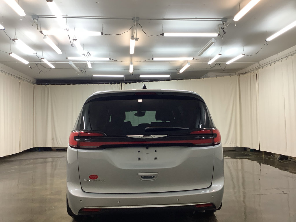 New 2026 Chrysler Pacifica Select FWD image 7