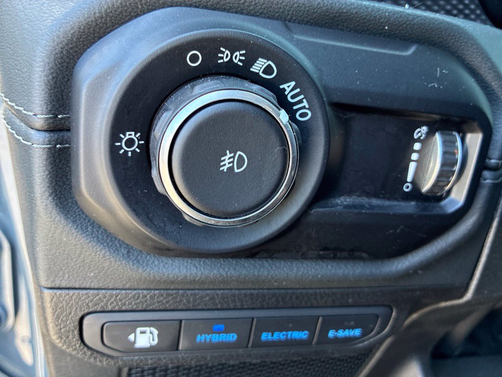Used 2024 Jeep Wrangler Unlimited Rubicon 4xe AWD/4WD image 22