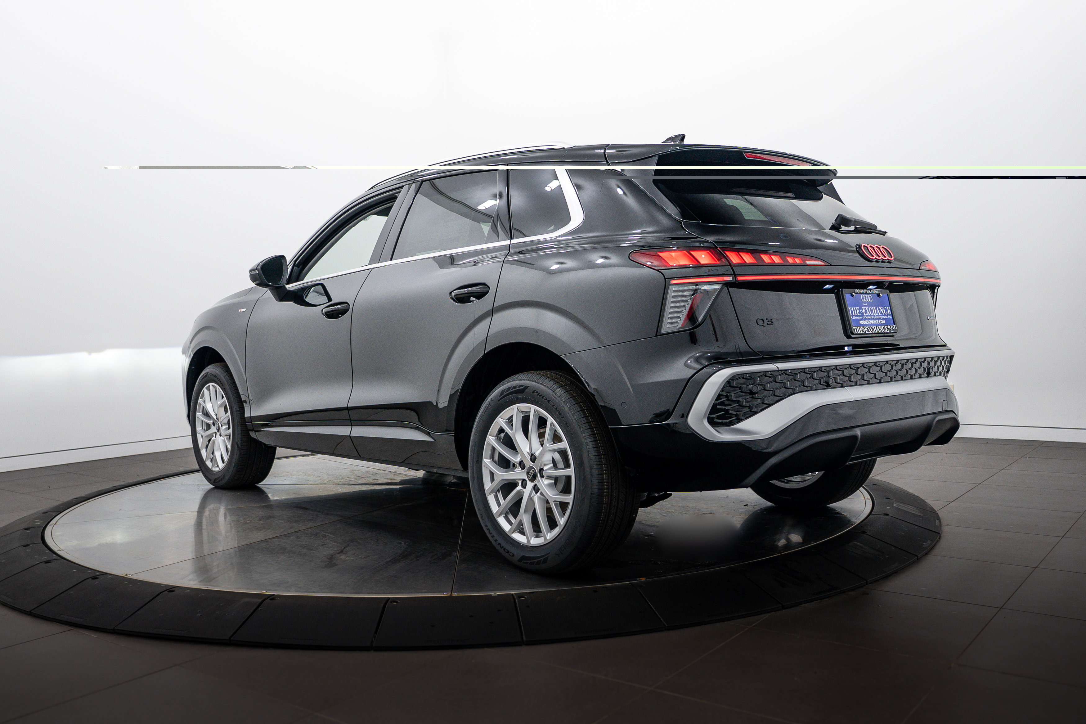 New 2026 Audi Q3 quattro 2.0T AWD/4WD image 5
