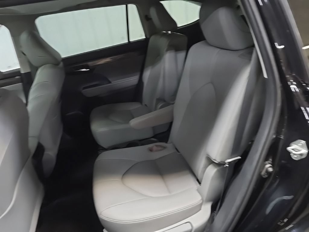 Used 2020 Toyota Highlander Limited AWD/4WD image 36