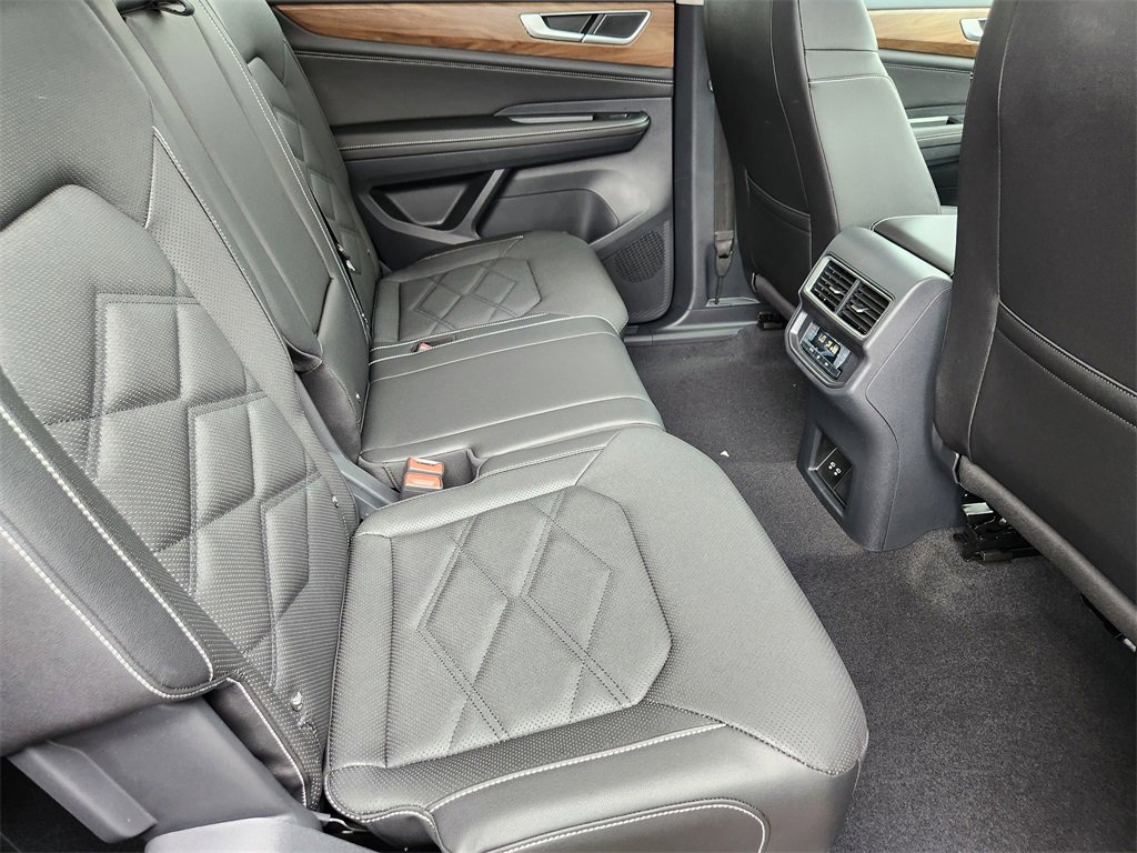 New 2025 Volkswagen Atlas SE image 18