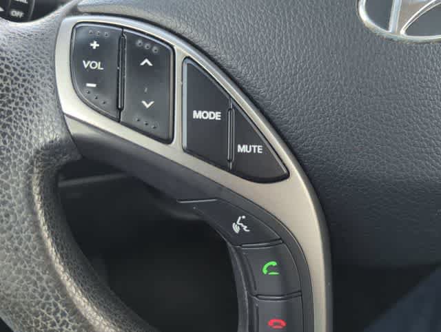 Used 2015 Hyundai Elantra GT FWD image 23
