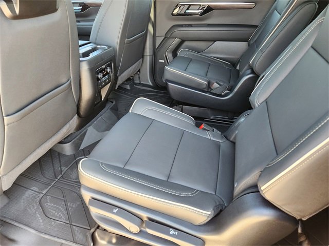 New 2026 Chevrolet Suburban Premier image 24