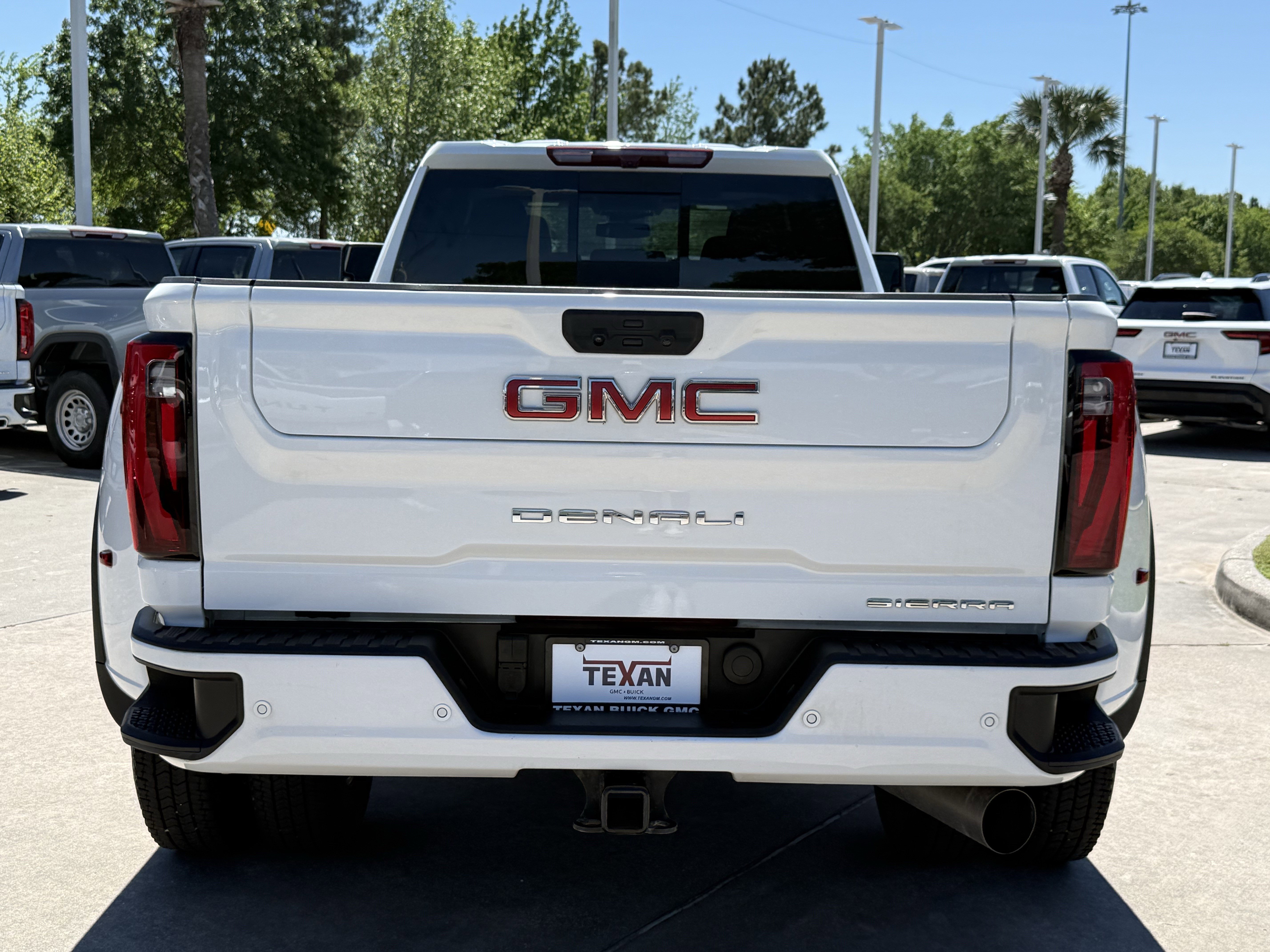 Used 2025 GMC Sierra 3500 Denali AWD/4WD image 6