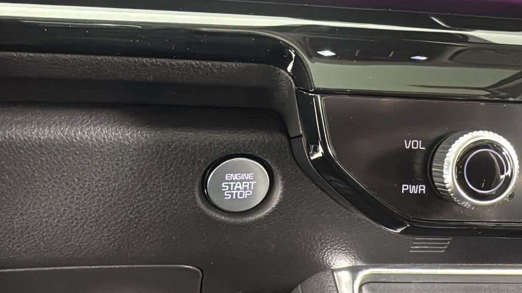 Used 2025 Kia Carnival SX Prestige image 25