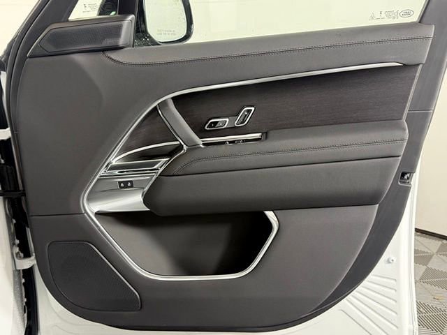 New 2025 Land Rover Range Rover SE image 20