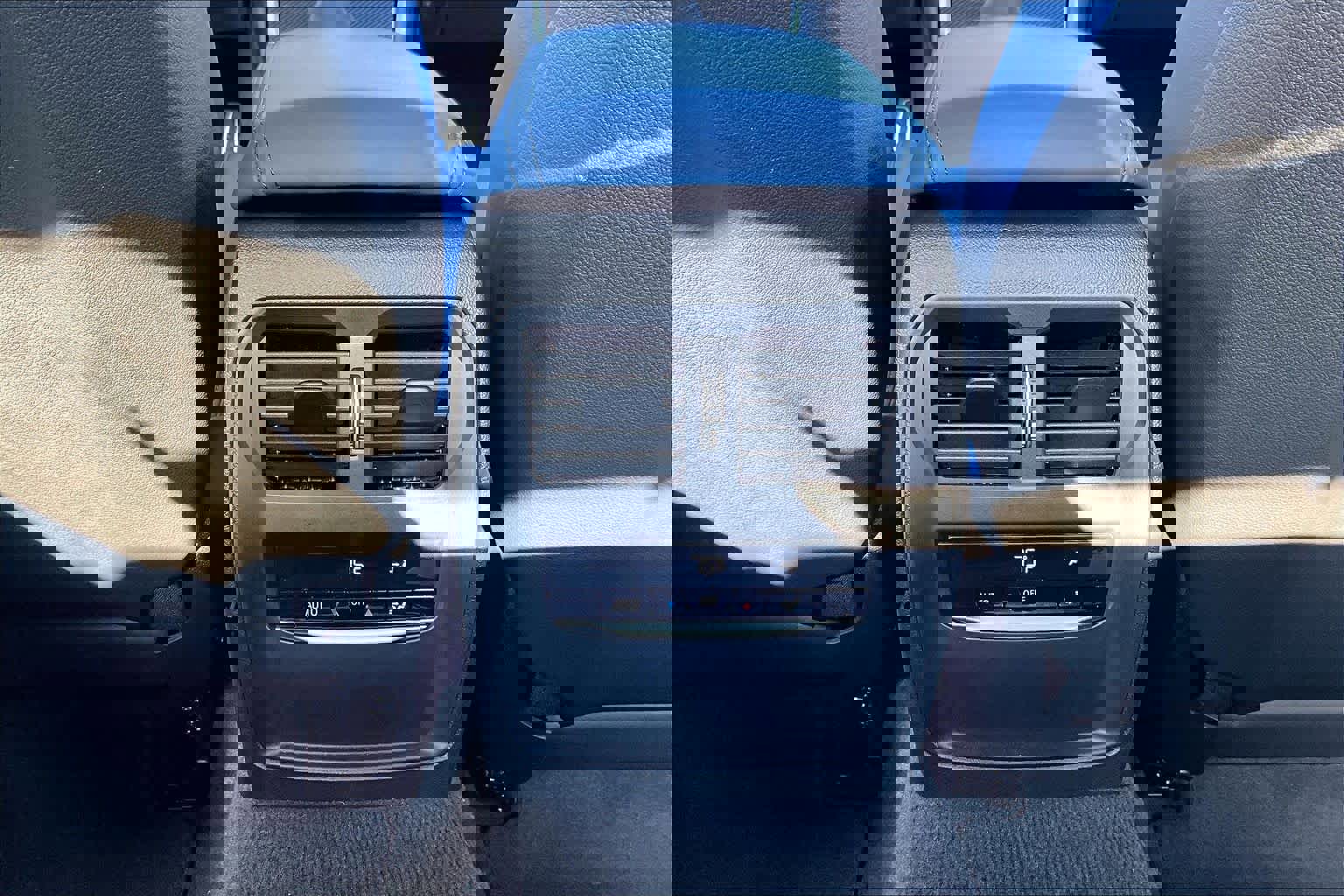 Used 2024 BMW M4 Coupe w/ Executive Package image 34