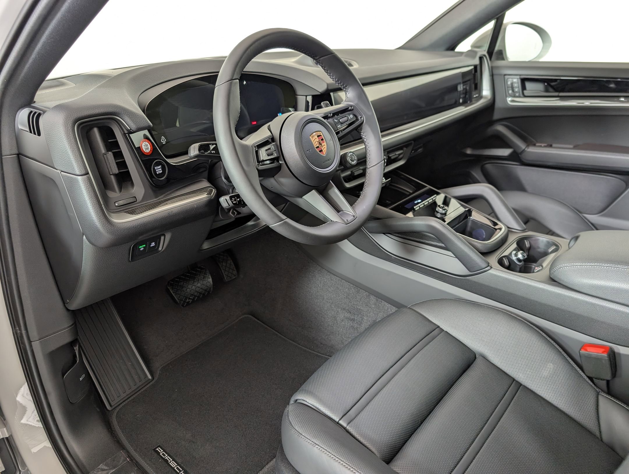 New 2026 Porsche Cayenne Coupe image 4