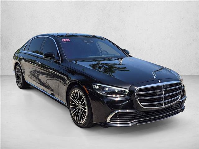 Used 2024 Mercedes-Benz S 580e 4MATIC Sedan image 3