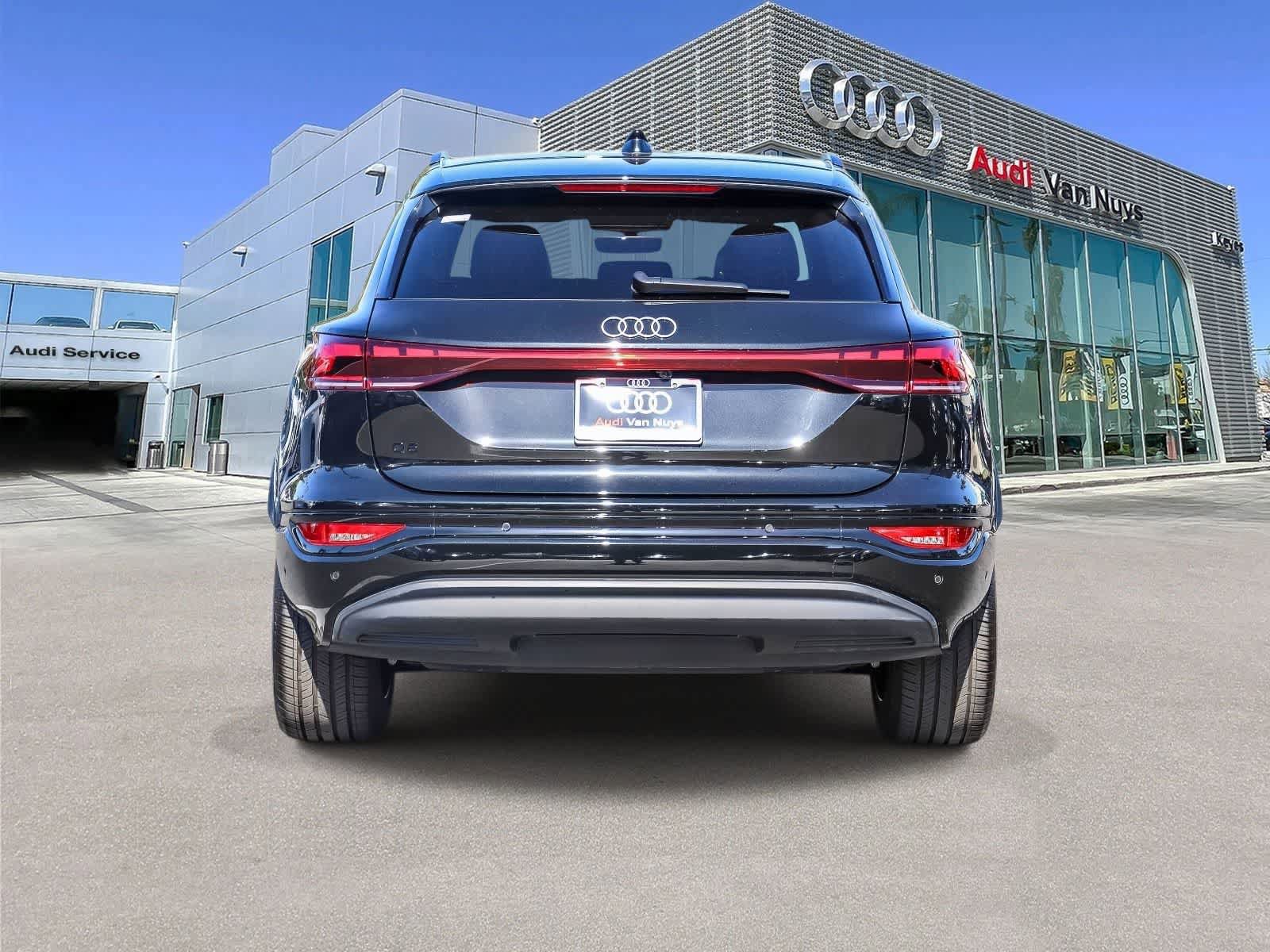 Used 2025 Audi Q6 e-tron Premium Plus w/ Premium Plus AWD/4WD image 3