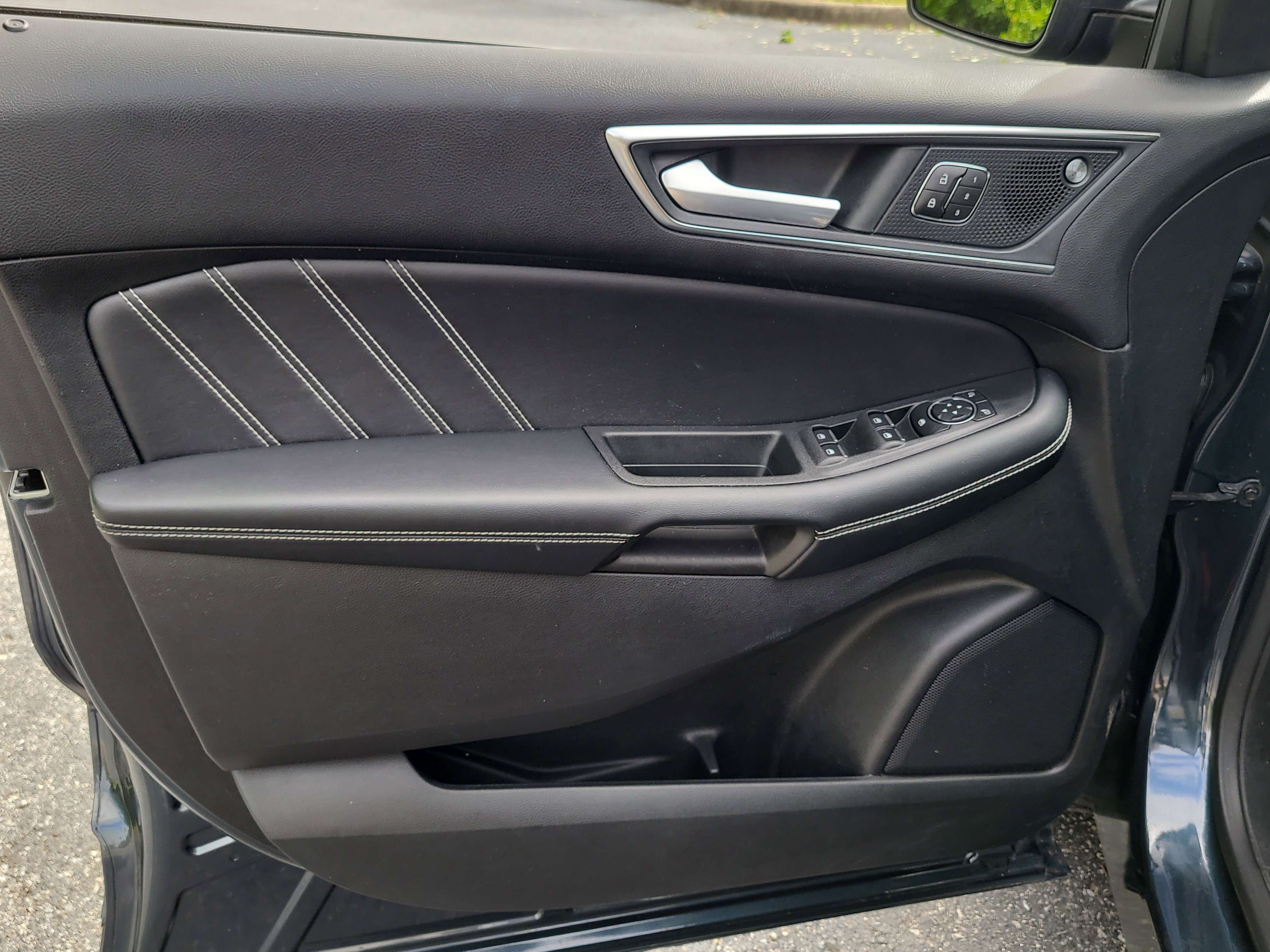 Used 2022 Ford Edge ST AWD/4WD image 18