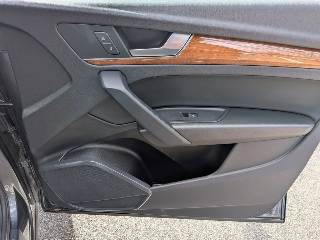 Used 2023 Audi Q5 2.0T Premium w/ Convenience Package AWD/4WD image 33