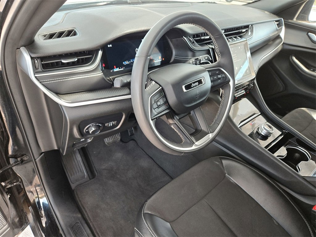 Used 2023 Jeep Grand Cherokee L Laredo image 11