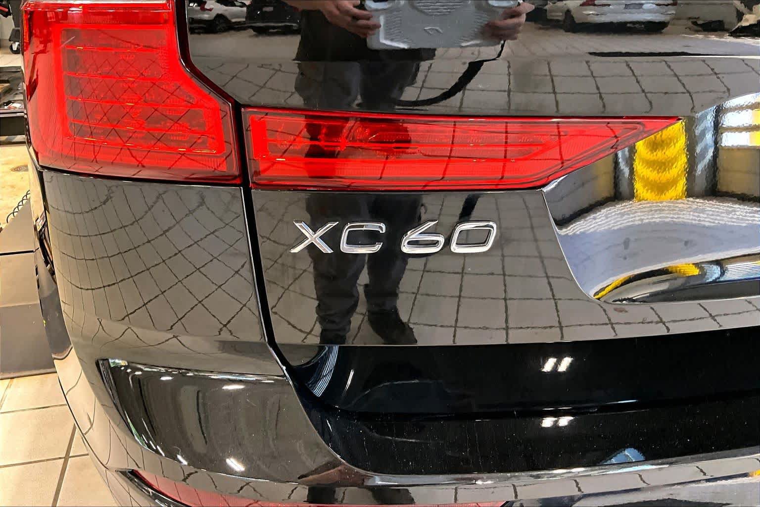 Certified 2023 Volvo XC60 B5 Plus w/ Climate Package AWD/4WD image 31