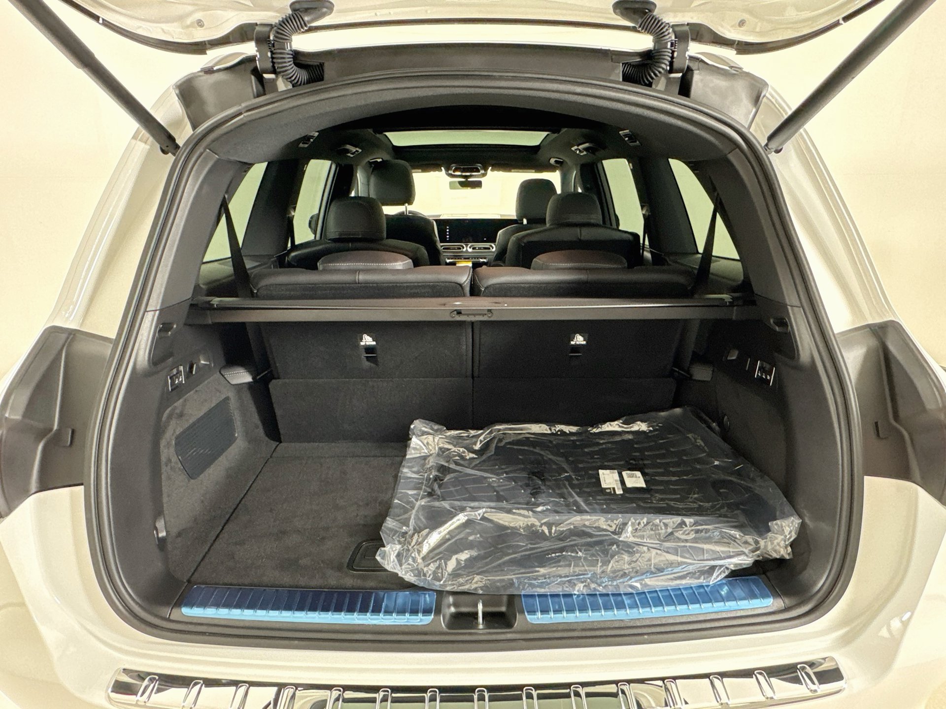 New 2027 Mercedes-Benz GLS 450 4MATIC image 29